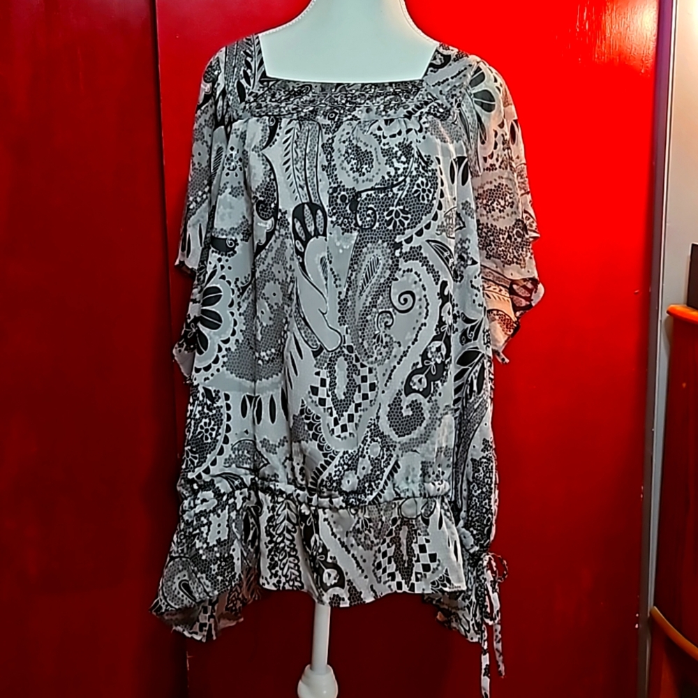 Apt9 Black & Gray Top